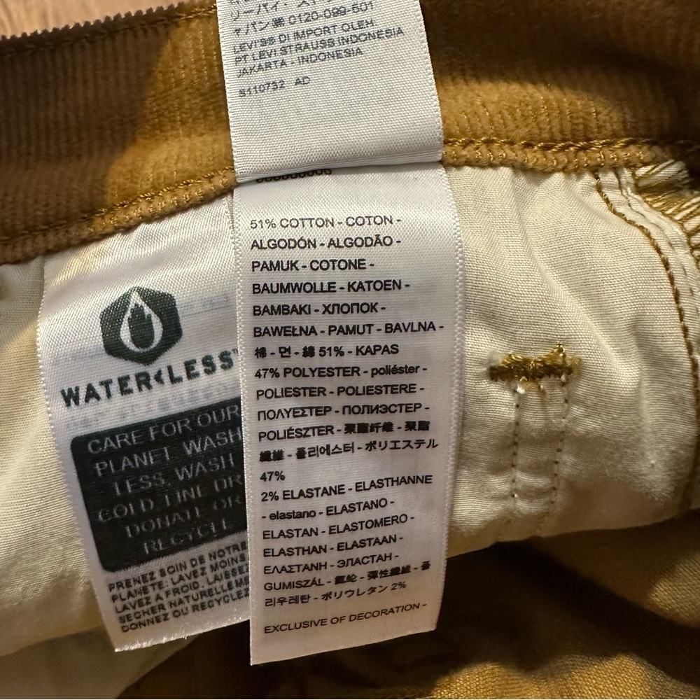 Levi's Straight Leg Corduroy Pants in Tan RIBCAGE STRAIGHT ANKLE Size 26 - Picture 5 of 6